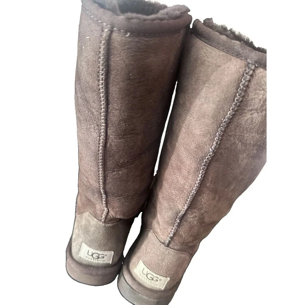 UGG Australia Classic Tall Boots Chocolate Brown Sheepskin Suede Women’s Size 6